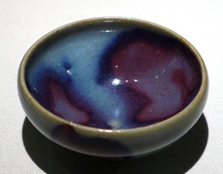 wine_cup_china_jun_kiln_jin-yuan_dynasty_12th-13th_century_ad_opaque_bluish_glaze_with_purple-red_splashes_-_matsuoka_museum_of_art_-_tokyo_japan_-_dsc07268_retouched